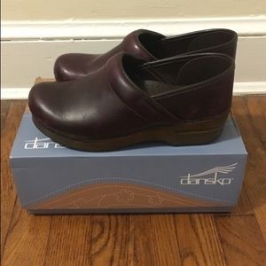 Dansko clogs, 39, like new
